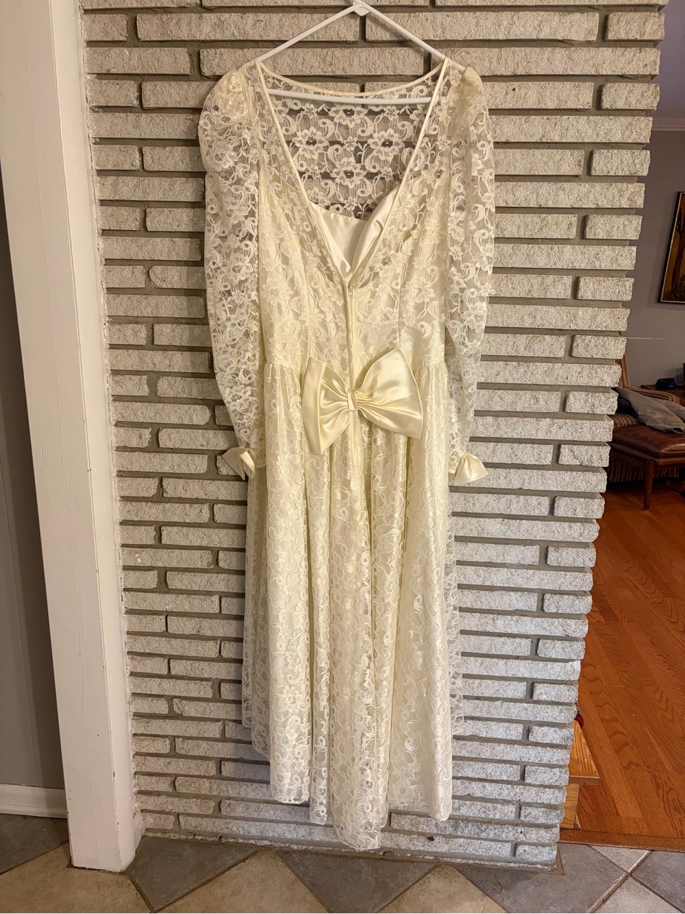 Vintage 70s 80s Alfred Angelo ivory lace long sleeve wedding dress 10/12